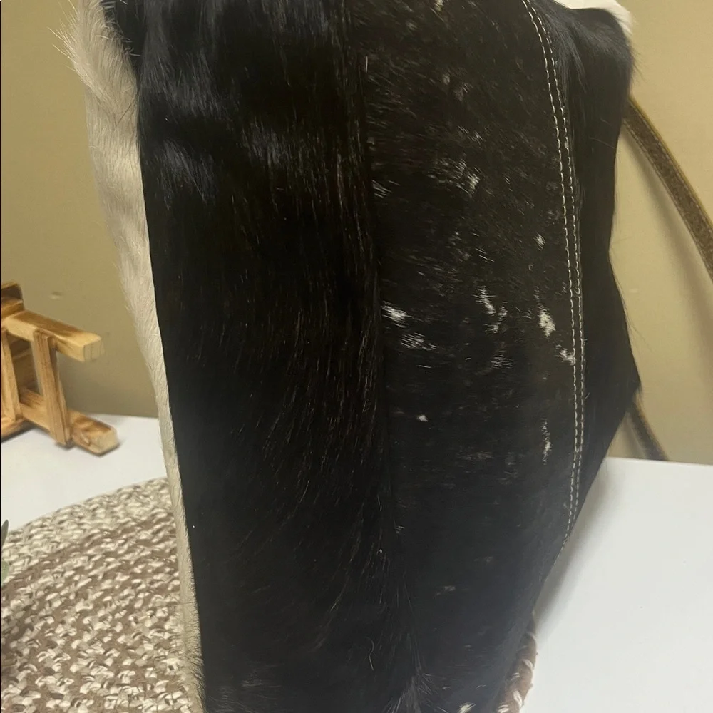 Myra Cow on Hide shoulder Bag in good condition - Picture 12 of 16